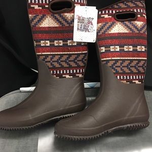 Muk Luks Waterproof/weather proof boots nwt